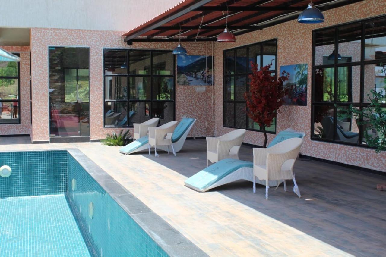 Hotel Strawberry Hills Saputara Exteriér fotografie